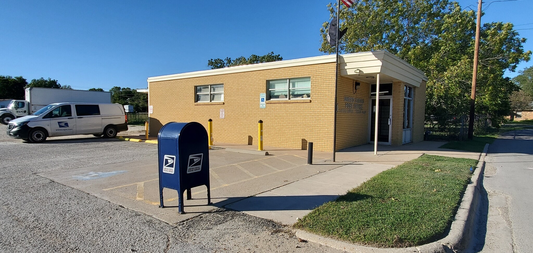 USPS Package portfolio of 3 properties for sale on LoopNet.com Building Photo- Image 1 of 4