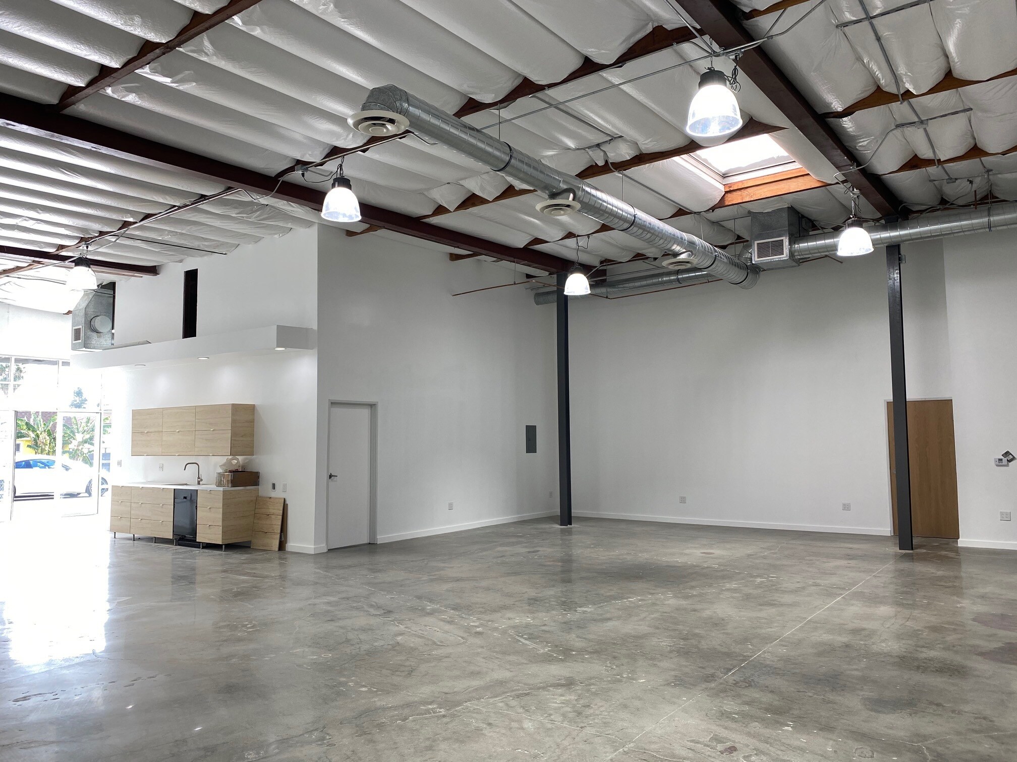 3375 Robertson Pl, Los Angeles, CA for lease Interior Photo- Image 1 of 2