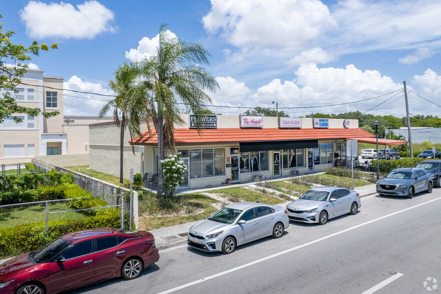 18790-18798 W Dixie Hwy, Miami, FL for lease - Building Photo - Image 1 of 1