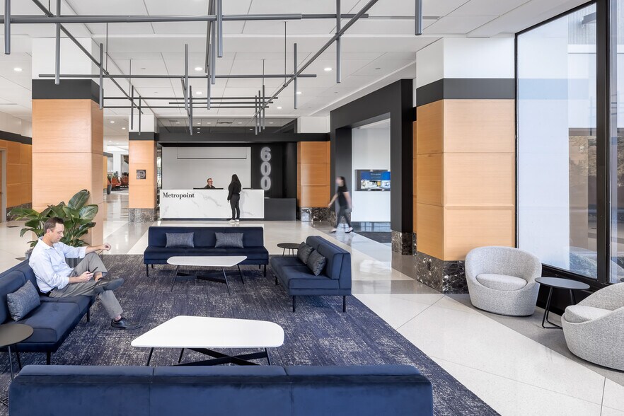 600 Highway 169 S, Saint Louis Park, MN for lease - Interior Photo - Image 3 of 9