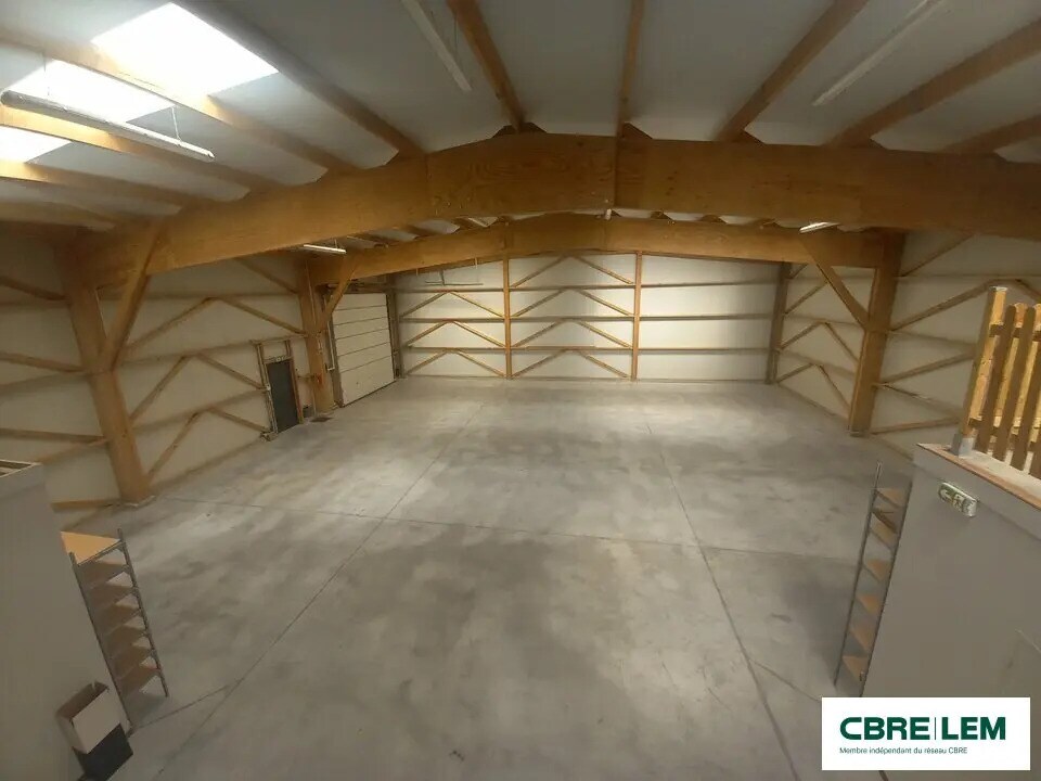 Flex in DOUVRES-LA-DÉLIVRANDE for lease Interior Photo- Image 1 of 9