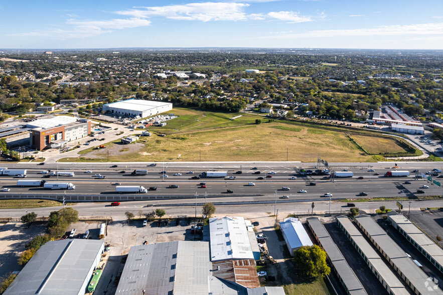 10640 N IH 35, San Antonio, TX for sale - Primary Photo - Image 1 of 5