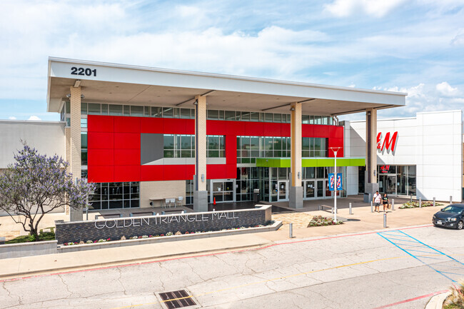 More details for 2201 N Interstate 35 E, Denton, TX - Retail for Lease