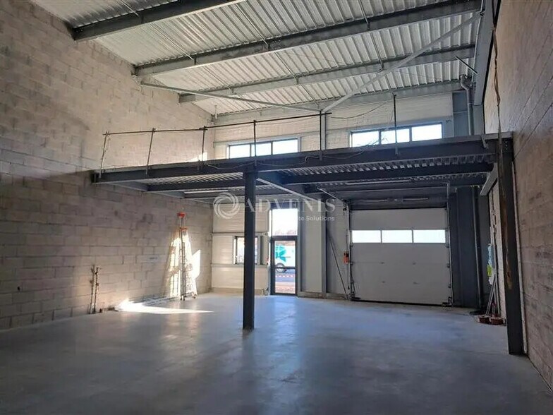 Flex in La Chapelle-sur-Erdre for sale - Interior Photo - Image 2 of 4