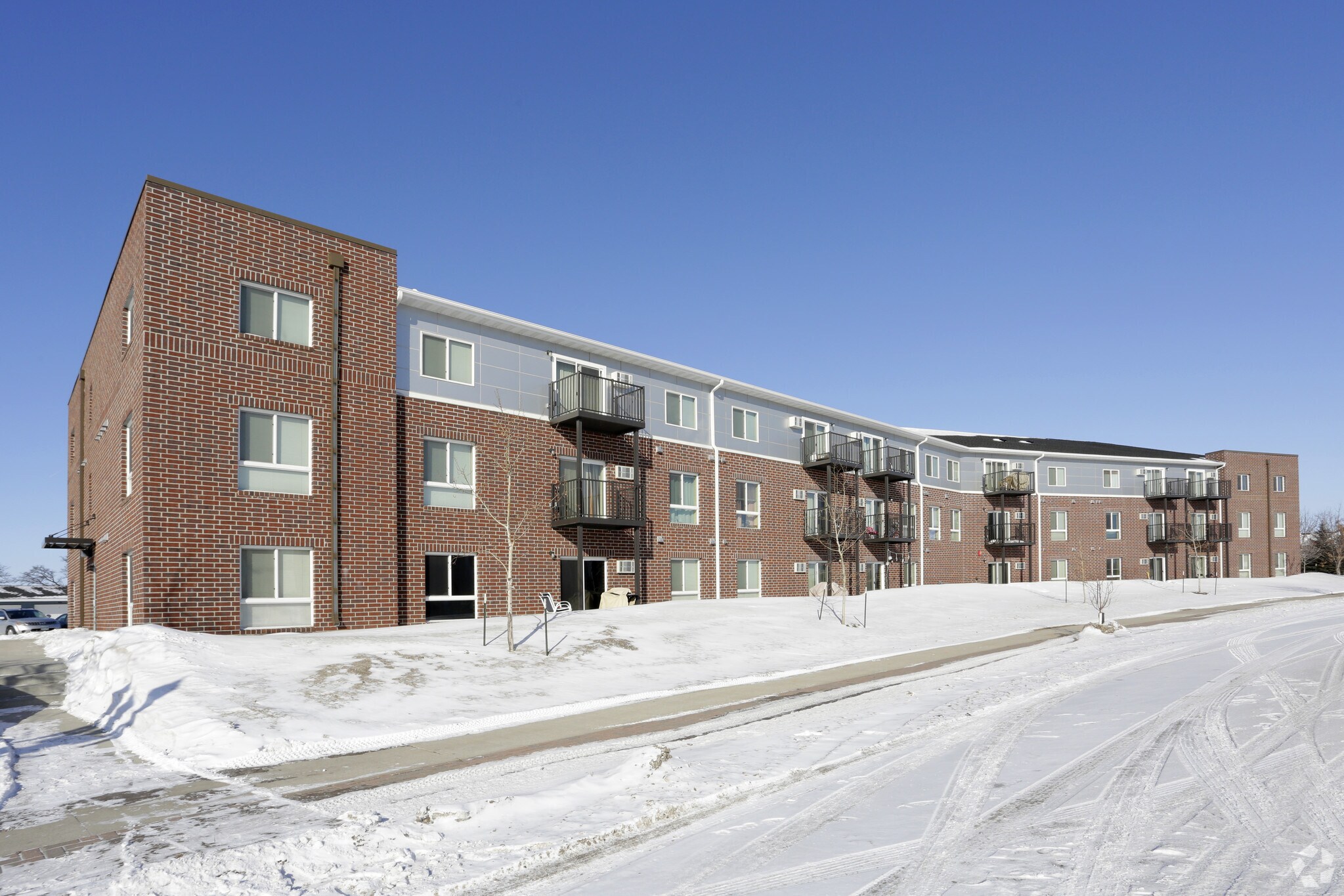 525 Demers Ave, East Grand Forks, MN for sale Primary Photo- Image 1 of 1