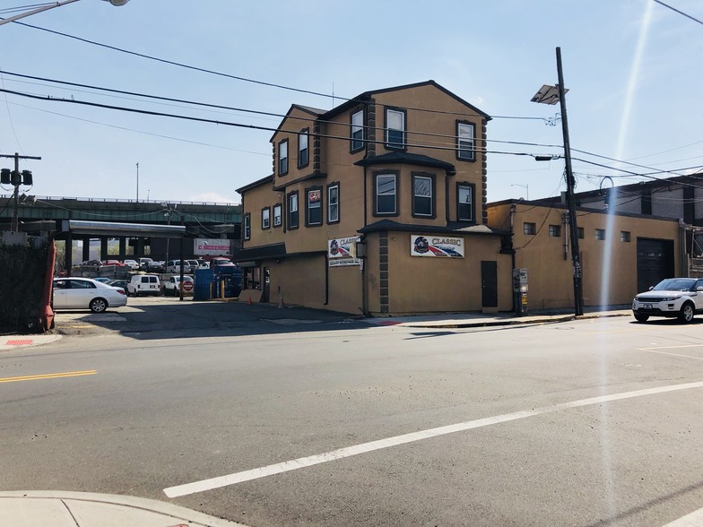 210 21st Ave, Paterson, NJ for sale - Building Photo - Image 1 of 1