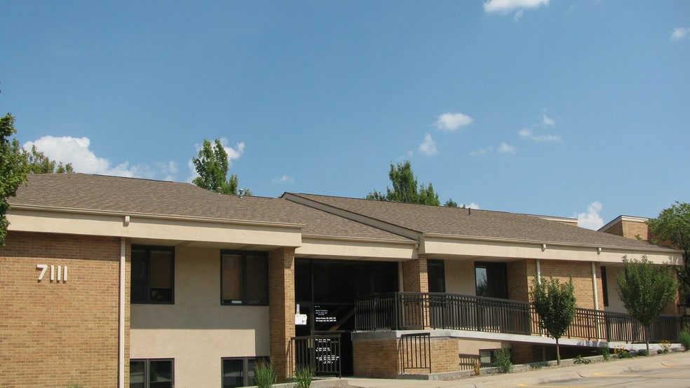 7111 A St, Lincoln, NE for lease - Building Photo - Image 3 of 11