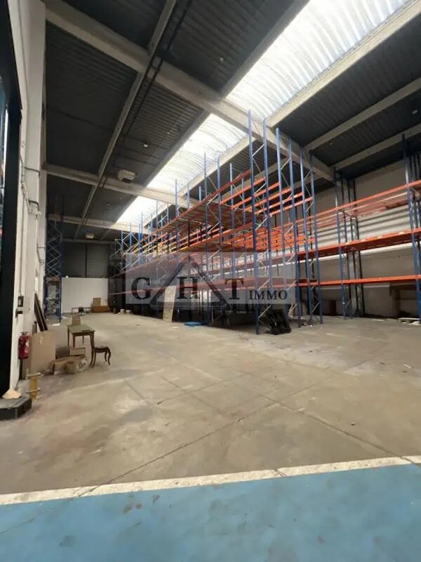 Industrial in Saint-Ouen-sur-Seine for lease Building Photo- Image 1 of 16