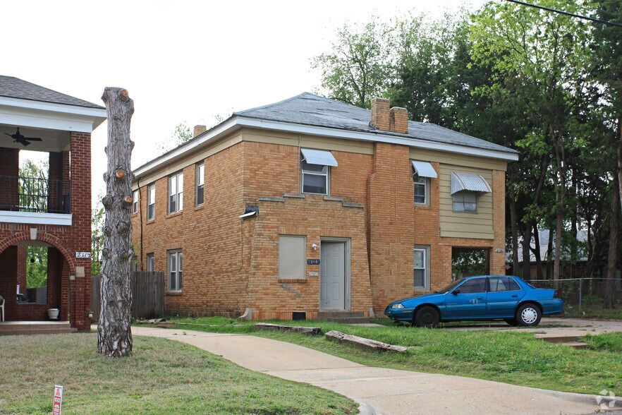2108-2110 N Kelley Ave, Del City, OK for sale - Primary Photo - Image 1 of 2