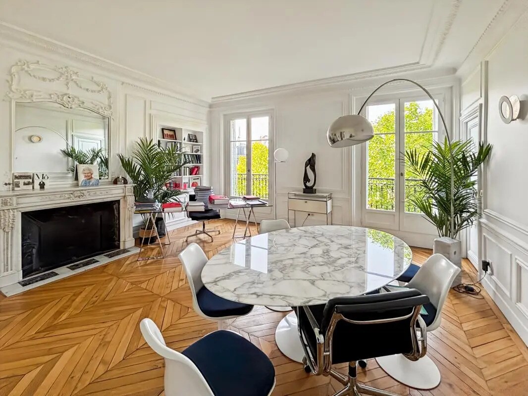 Office in Paris for lease Building Photo- Image 1 of 9