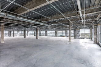 3701 Arco Corporate Dr, Charlotte, NC for lease Interior Photo- Image 2 of 4