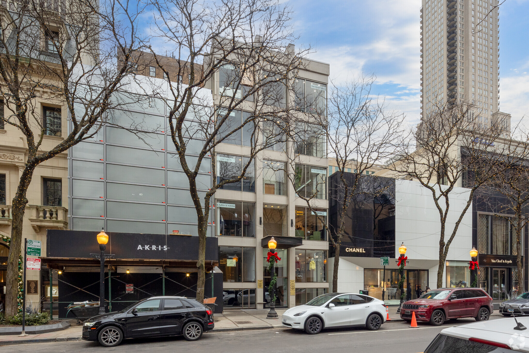 67 E Oak St, Chicago, IL for lease Building Photo- Image 1 of 5