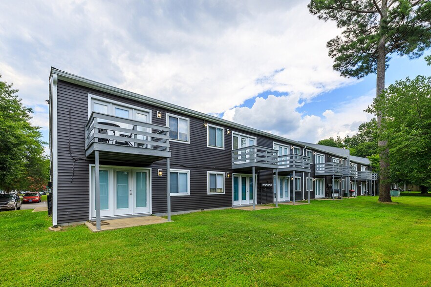 581 Calla Ct, Newport News, VA for sale - Building Photo - Image 1 of 1