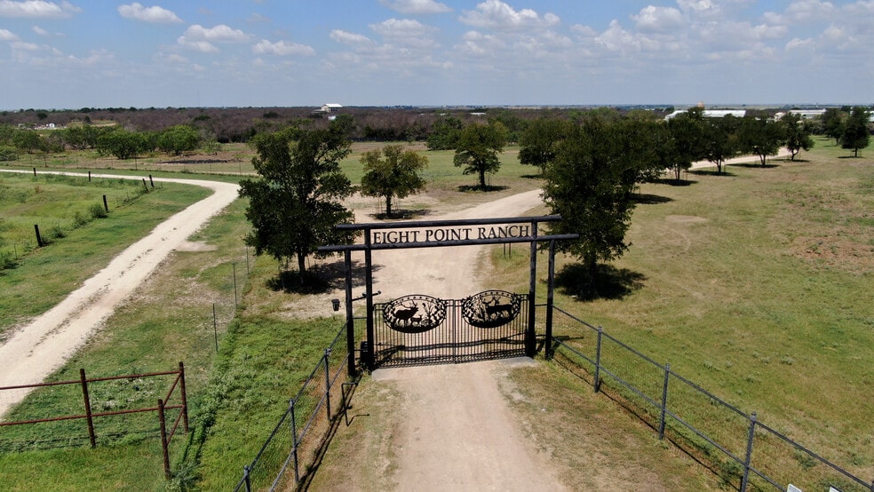 650 County Road 468, Elgin, TX for sale - Primary Photo - Image 2 of 12