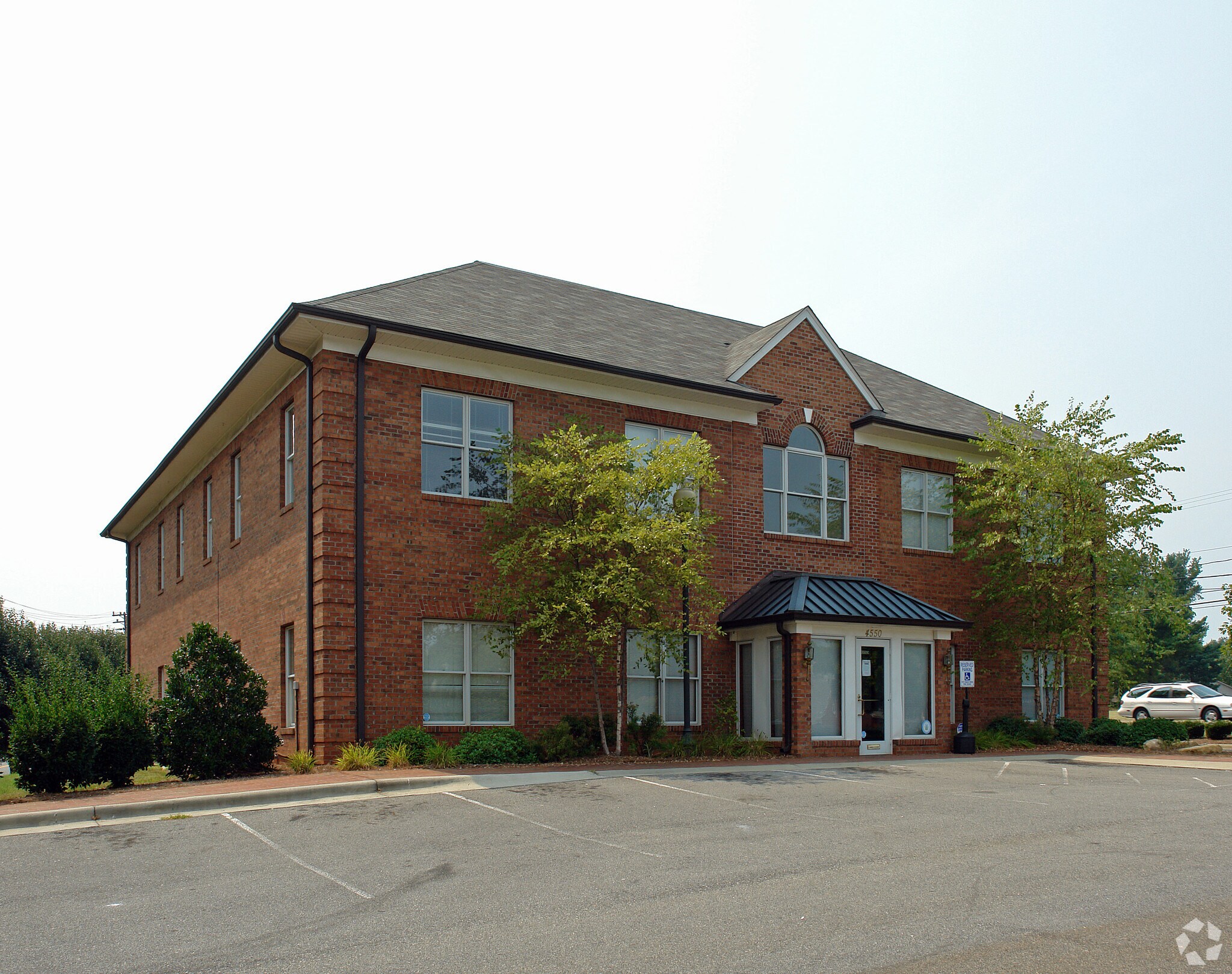 4550 Country Club Rd, Winston-Salem, NC for lease Building Photo- Image 1 of 16