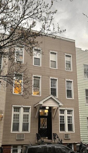 60 Diamond St, Brooklyn, NY for sale - Primary Photo - Image 1 of 7