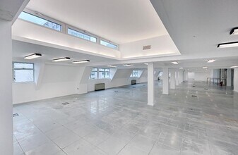 27 Hammersmith Grove, London for lease Interior Photo- Image 1 of 4
