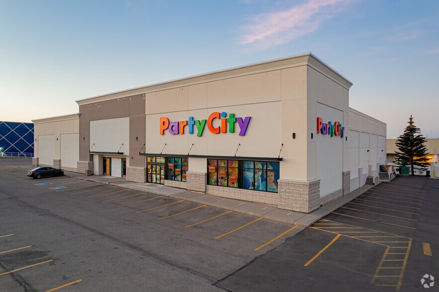 103 Crowfoot Ter NW, Calgary, AB T3G 4C8