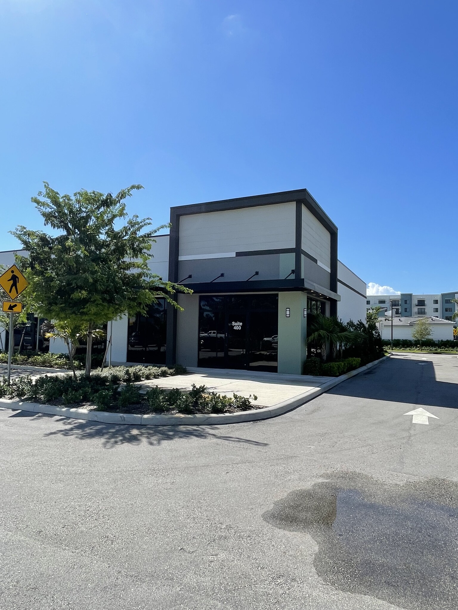 670 E Oakland Park Blvd, Oakland Park, FL for lease Building Photo- Image 1 of 2