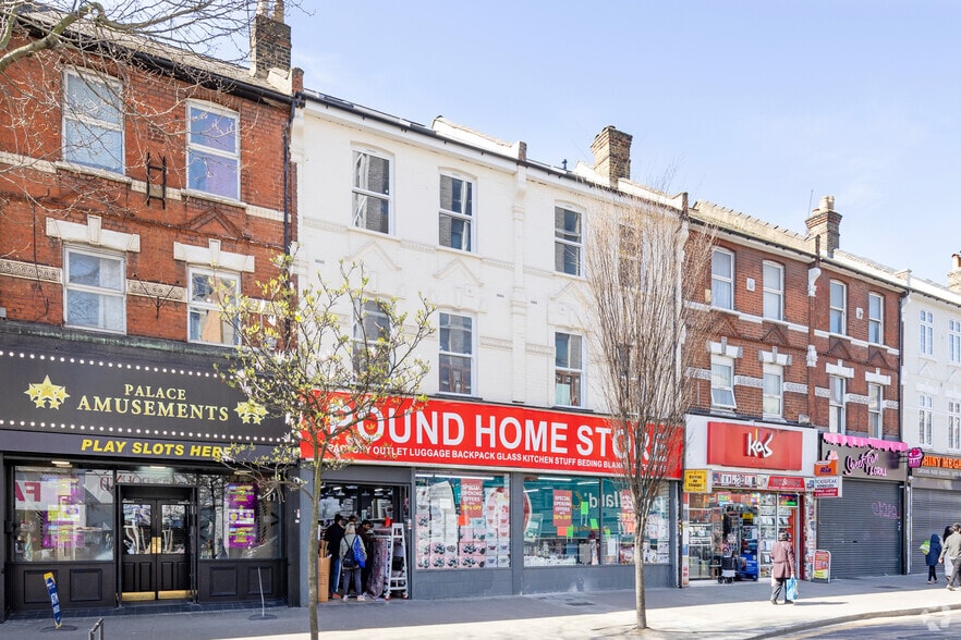 51-53 High Rd, London for lease - Building Photo - Image 2 of 2