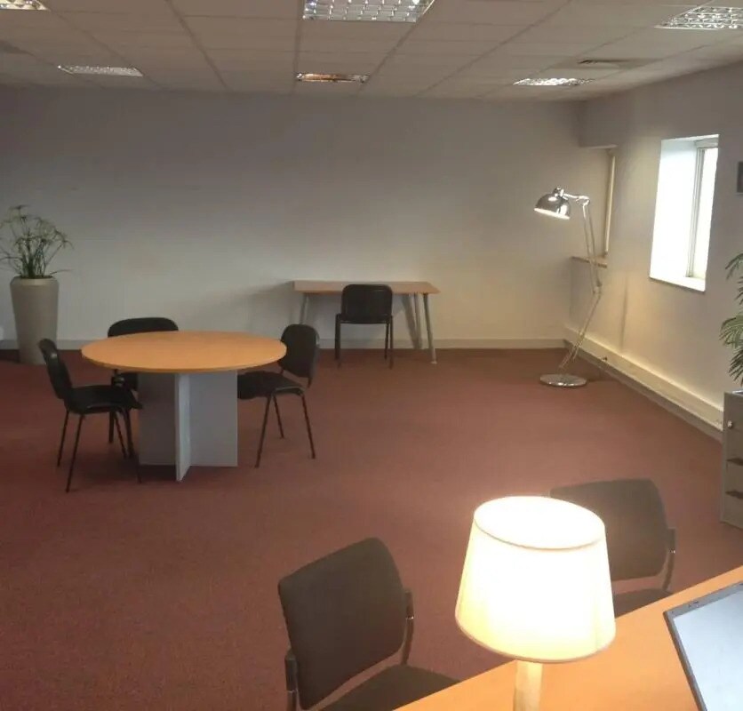 Location Bureaux 150 m² - Photo 1