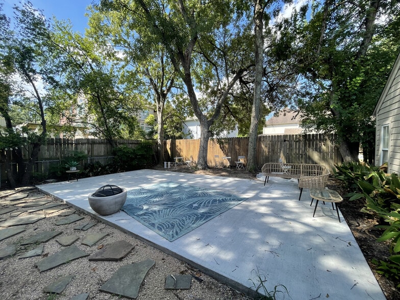 2010 Commonwealth St, Houston, TX for sale - Building Photo - Image 1 of 1