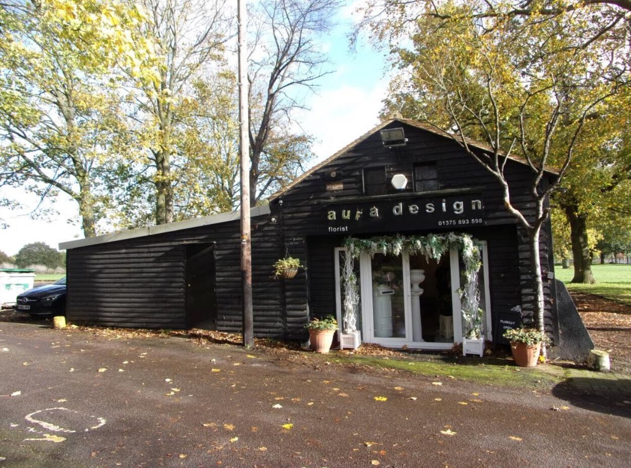 Prince Charles Ave, Grays, ESS RM16 3HS