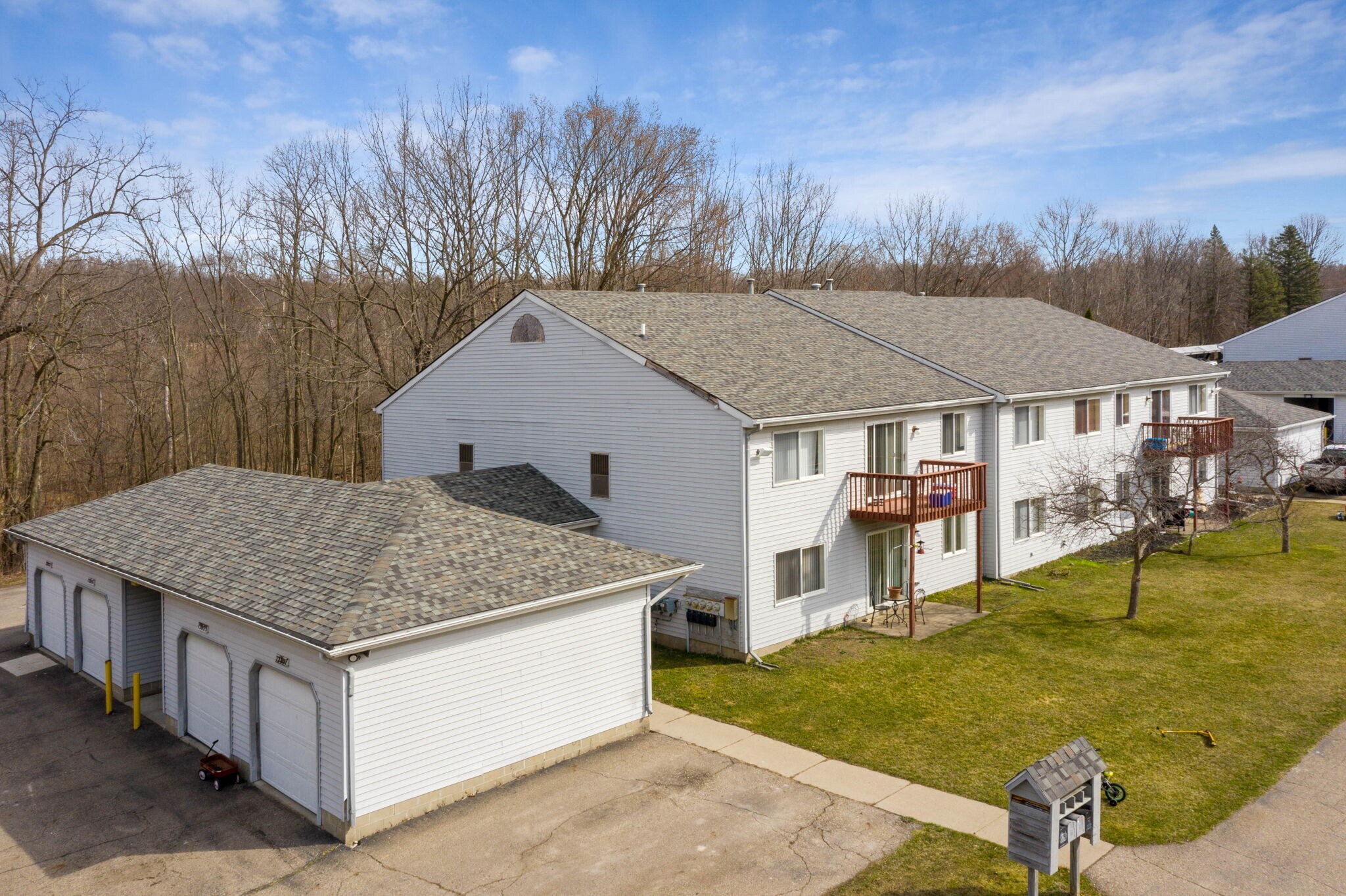 12911 Fenton Heights Blvd, Fenton, MI for sale Building Photo- Image 1 of 1