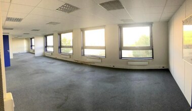 Office in Le Pecq for lease Interior Photo- Image 2 of 7