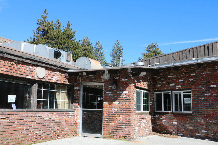 32114 Hilltop Blvd, Running Springs, CA for lease - Building Photo - Image 2 of 15