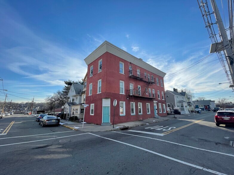 35 William St, Belleville, NJ 07109