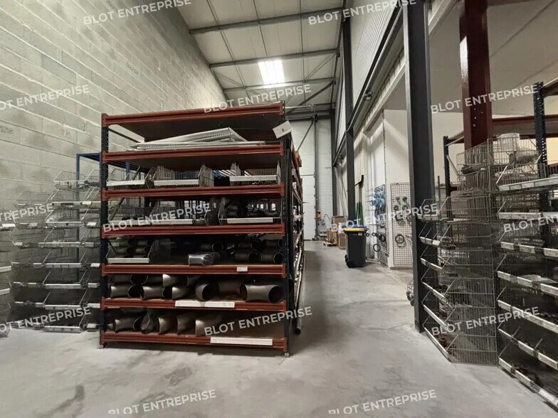 Flex in Bouguenais for lease - Interior Photo - Image 2 of 8