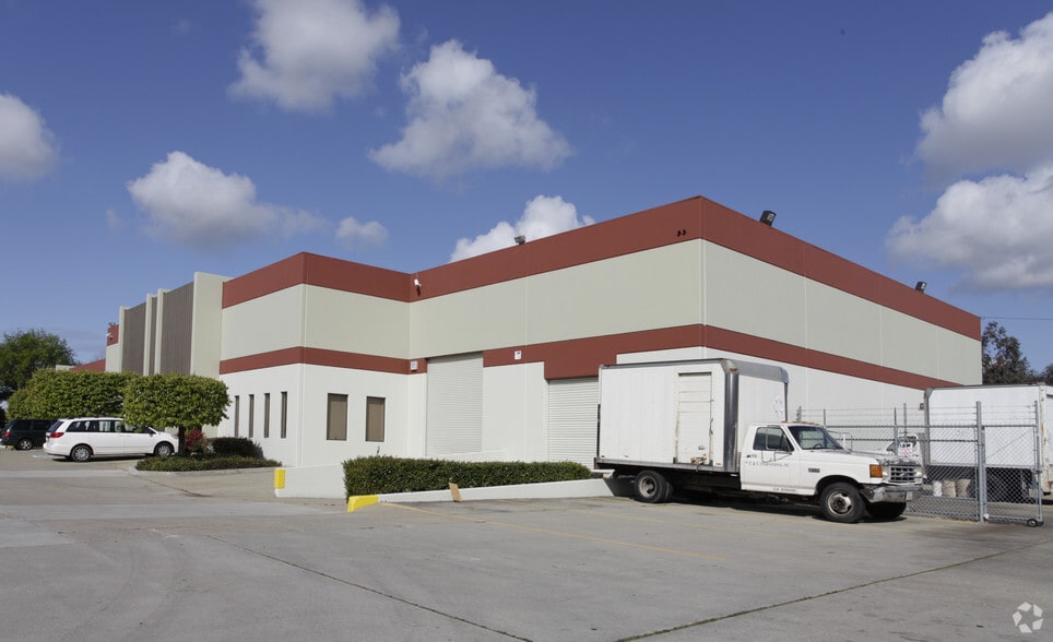 30502-30518 Huntwood Ave, Hayward, CA for lease - Primary Photo - Image 1 of 8