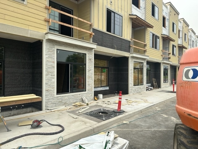 750 Twin Creeks Crossing Loop loop, Central Point, OR for sale - Building Photo - Image 1 of 1