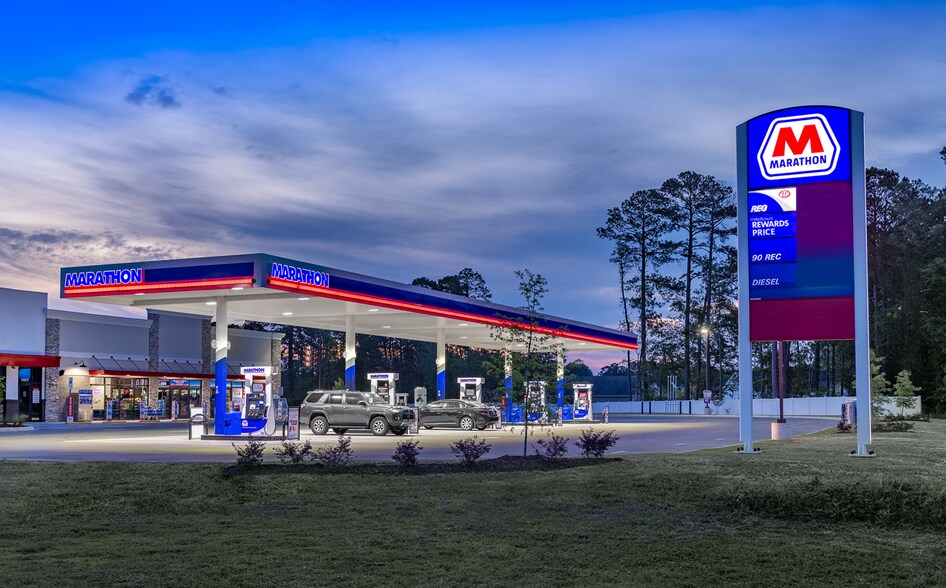 1032 N Main St, Cloverdale, IN for sale - Primary Photo - Image 1 of 1