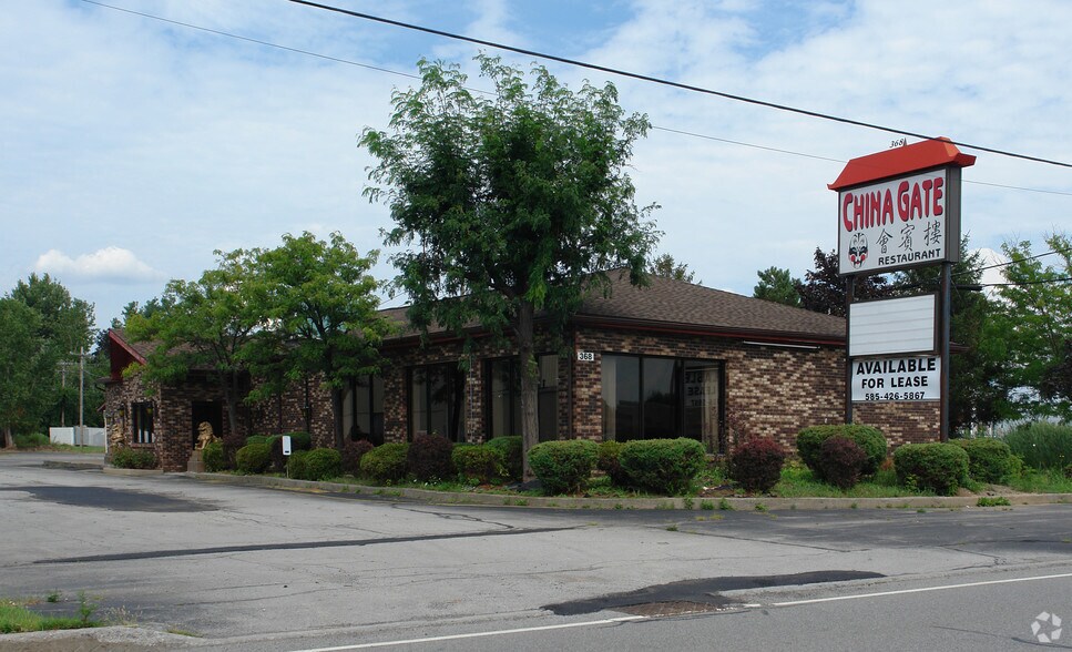 368 Jefferson Rd, Rochester, NY for sale - Primary Photo - Image 1 of 1