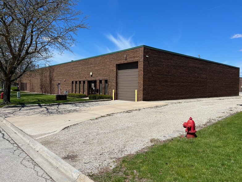 725 N Central Ave, Wood Dale, IL for sale - Building Photo - Image 2 of 12