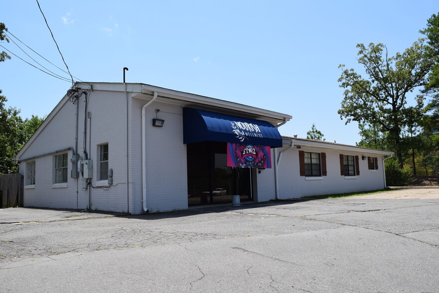 9015 Kanis Rd, Little Rock, AR for sale - Building Photo - Image 1 of 1