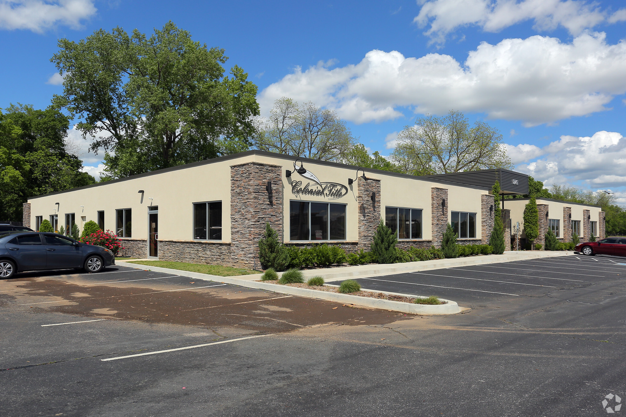 2761 E Skelly Dr, Tulsa, OK for lease Building Photo- Image 1 of 18