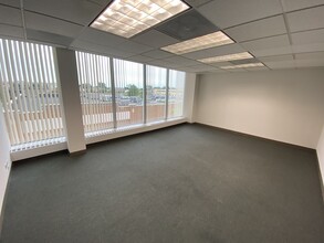 5940 W Touhy Ave, Niles, IL for lease Interior Photo- Image 2 of 6