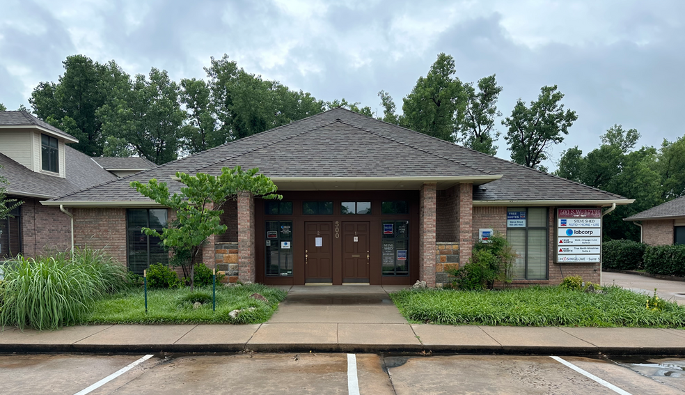 428 W 15th St, Edmond, OK for lease - Building Photo - Image 1 of 5