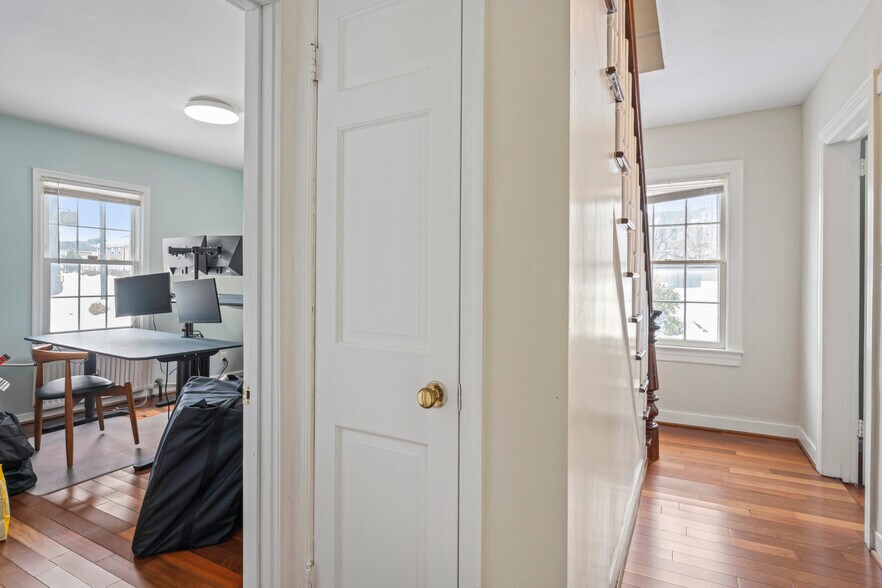 4235 Chain Bridge Rd, Fairfax, VA for sale - Building Photo - Image 3 of 59