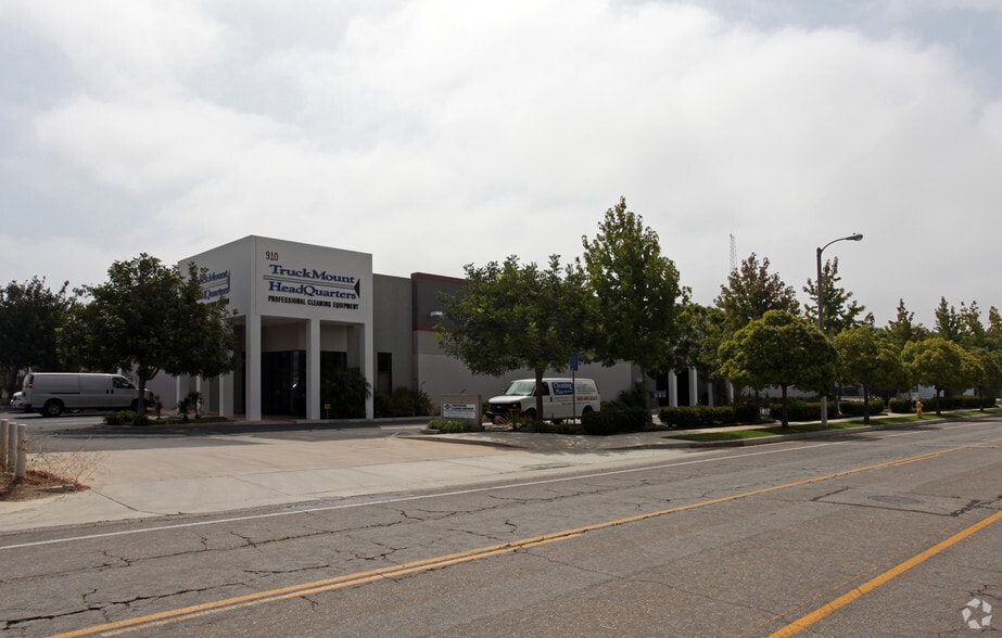 900-910 Graves Ave, Oxnard, CA for lease - Primary Photo - Image 2 of 5