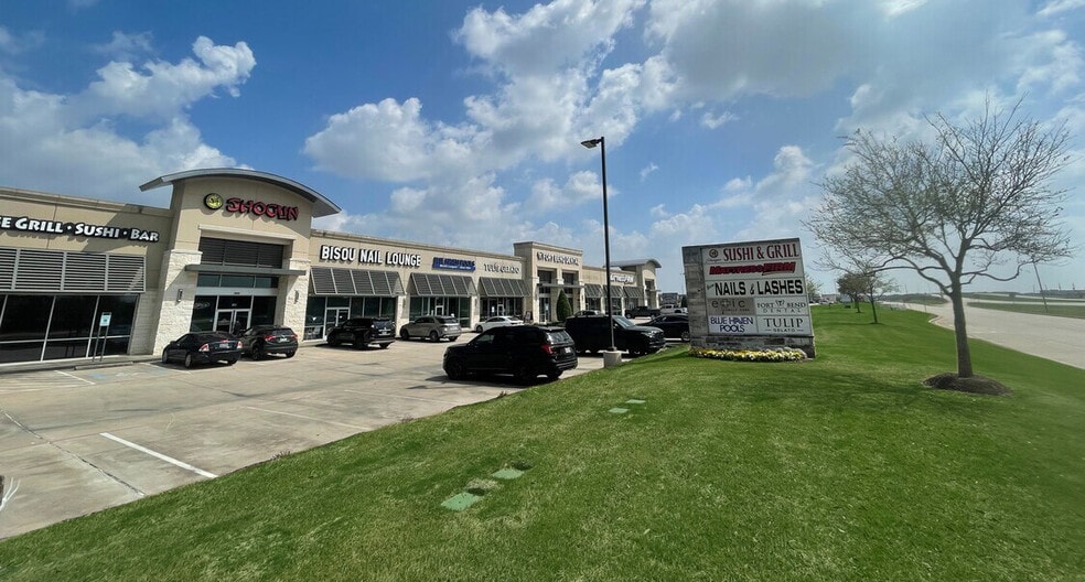 7417 W Grand Pky S, Richmond, TX for lease - Building Photo - Image 1 of 11