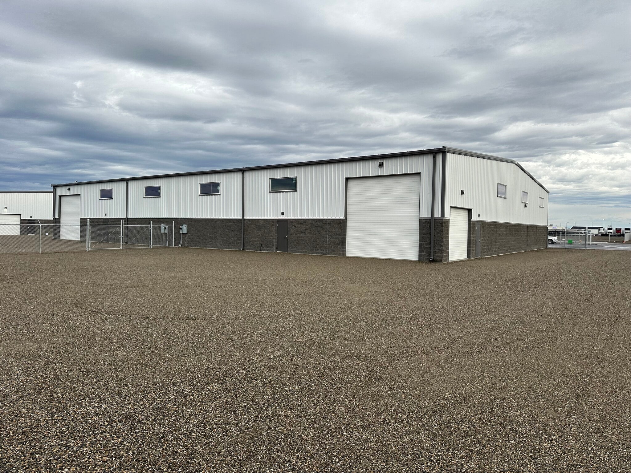 2060 N Commercial Ave, Pasco, WA for lease Building Photo- Image 1 of 8