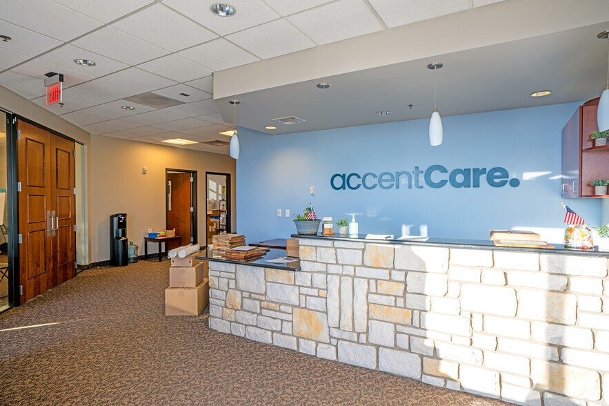 4065 St Cloud Dr, Loveland, CO for sale - Interior Photo - Image 3 of 14