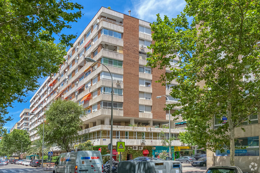 Multifamily in Madrid, MAD for sale - Building Photo - Image 1 of 1