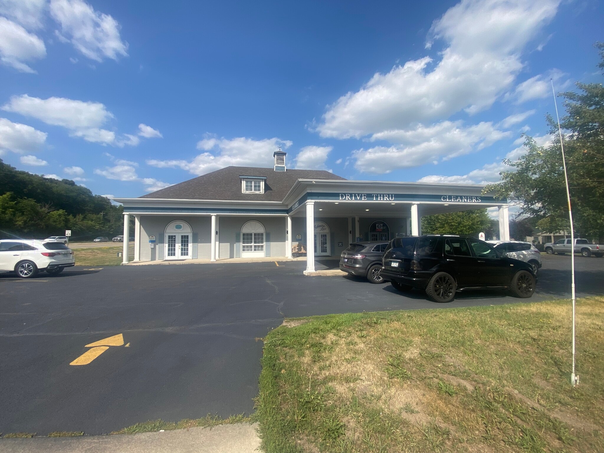 1915 Greenview Dr SW, Rochester, MN for sale Building Photo- Image 1 of 1