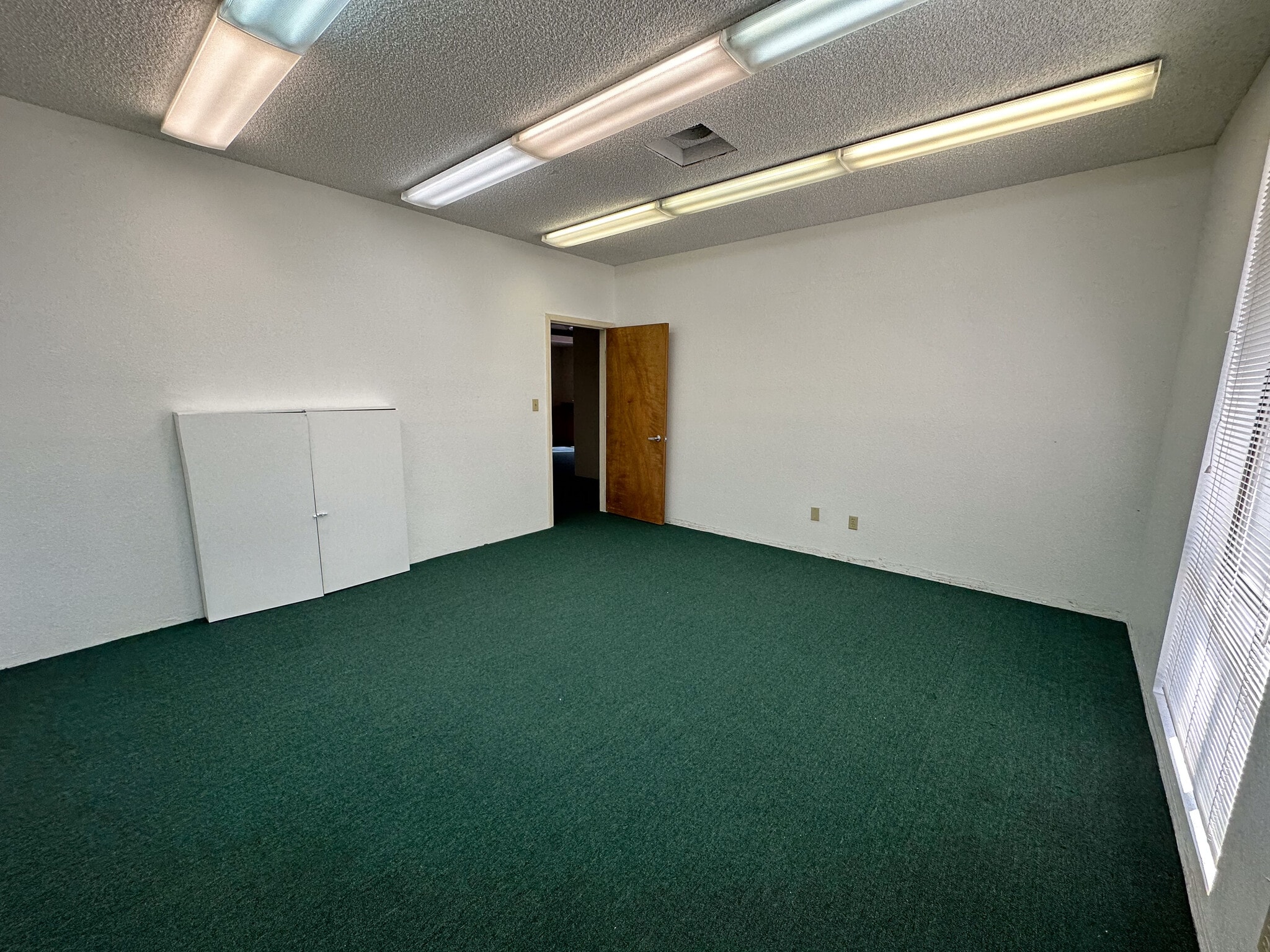 504 E Musser St, Carson City, NV for lease Interior Photo- Image 1 of 3