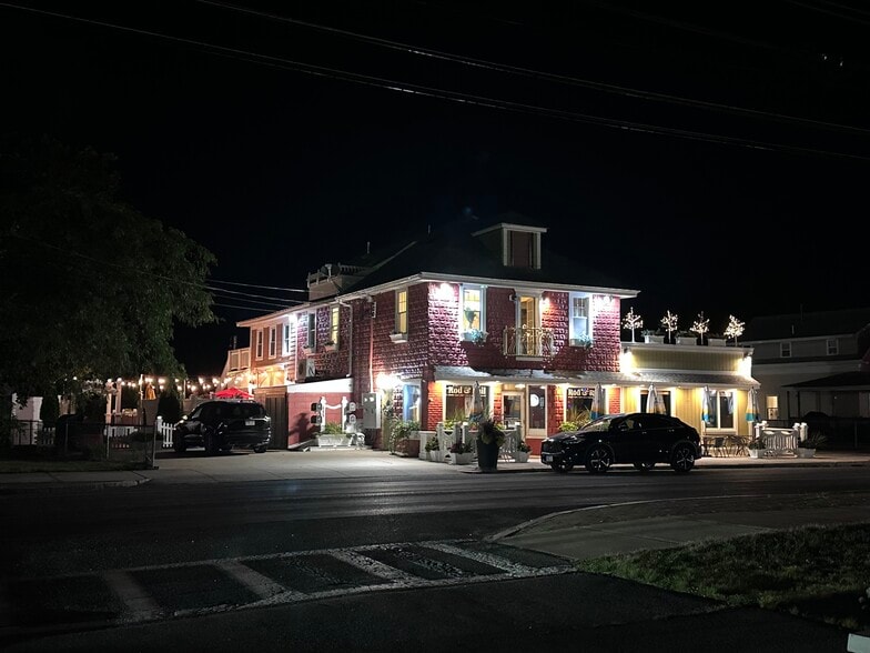 145 Main St, Buzzards Bay, MA for sale - Building Photo - Image 1 of 15